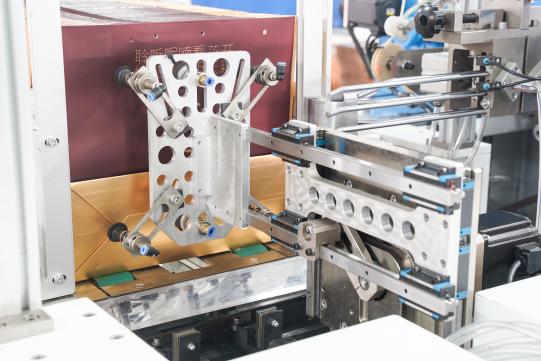 آلة إدخال حبل الأكياس الورقية PRY-450A 4