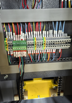 آلة تغليف الأغشية البلاستيكية الأوتوماتيكية الكهربائية BL1650P لمنصات نقالة للأغذية والمشروبات والمنسوجات والسلع الكيماوية والملابس 6