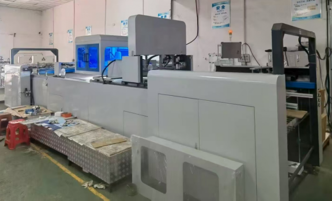 آلة لصق نوافذ علب الهدايا الأوتوماتيكية بالكامل TCPP-1200 1